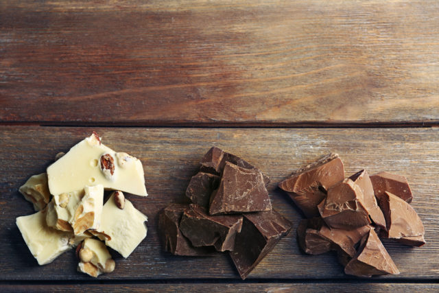 犬がチョコレートを食べたらなぜ危険なの 中毒になる量や致死量は